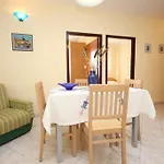 Apartment With A Parking Space Mali Lošinj
